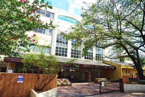 杉並区宮前１丁目の土地(杉並区立宮前中学校)
