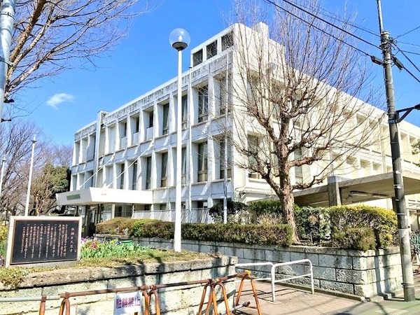 板橋区弥生町の新築一戸建(板橋区立中央図書館)