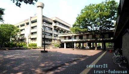 世田谷区梅丘３丁目の新築一戸建(世田谷区役所)