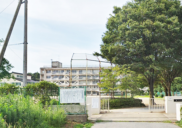 松戸市常盤平4丁目の新築一戸建(松戸市立金ケ作中学校)