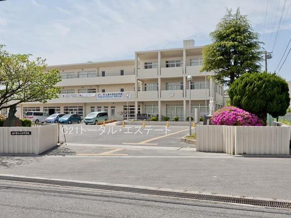 新松戸ファミールハイツ２号棟(松戸市立小金中学校)