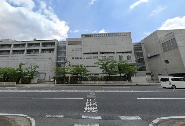 サザンコーポラスA棟(市川市立第七中学校)