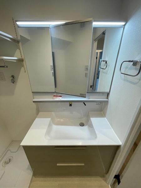 レフィナード湘南(洗面台・洗面所)