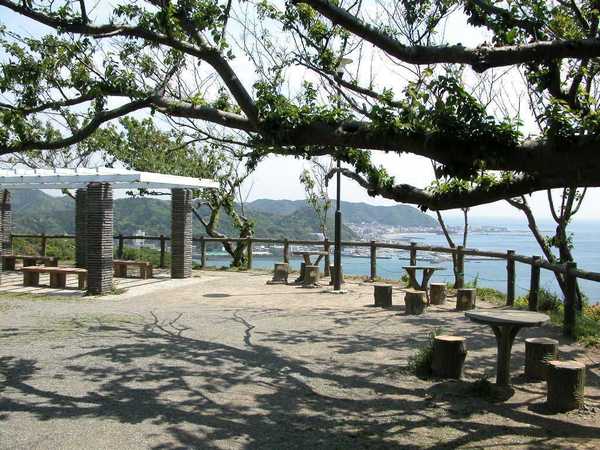 三浦郡葉山町長柄の土地(披露山公園)