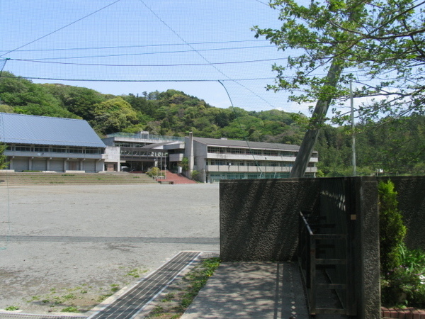 藤和ガーデンハウス葉山(葉山町立南郷中学校)