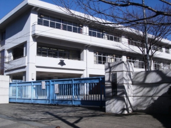 鎌倉市鎌倉山3丁目の土地(鎌倉市立手広中学校)