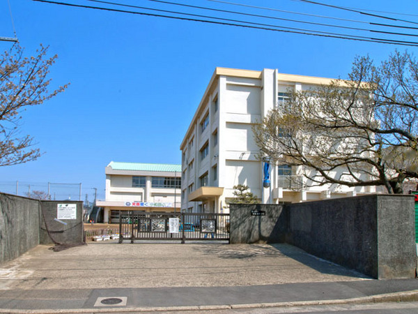 ハイマート辻堂(茅ヶ崎市立小和田小学校)