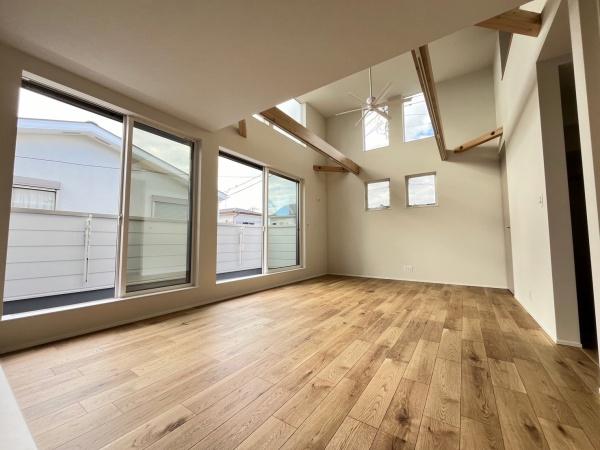 藤沢市城南5丁目2　新築A号棟　全2棟