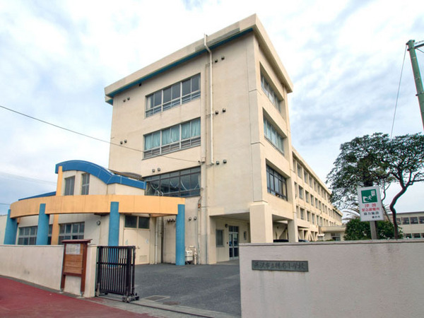 ライオンズテラス鵠沼(藤沢市立鵠南小学校)