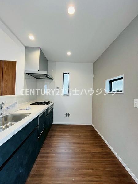 藤沢市亀井野4丁目　新築C号棟　全3棟