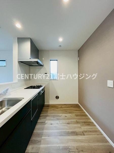 藤沢市亀井野4丁目　新築D号棟　全3棟