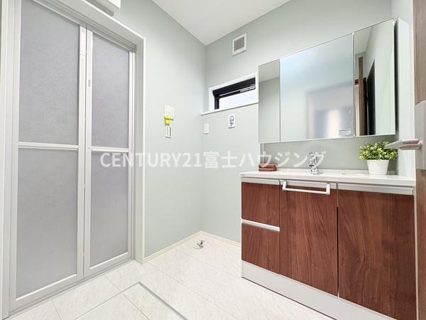 藤沢市渡内4丁目　新築B号棟　全3区画