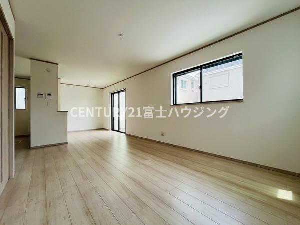 藤沢市亀井野3256番　新築1号棟　全3棟