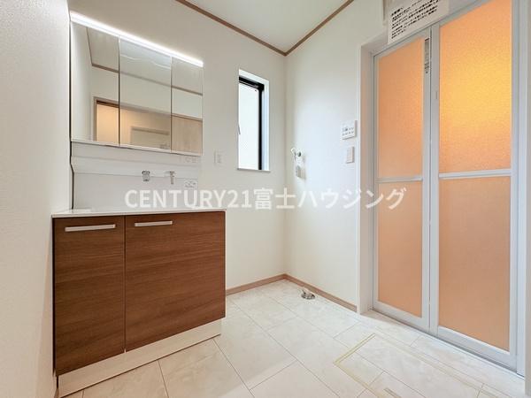 藤沢市亀井野3256番　新築3号棟　全3棟