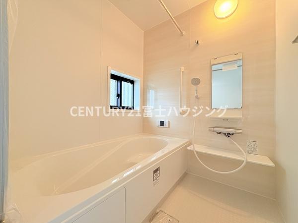 藤沢市亀井野3256番　新築3号棟　全3棟