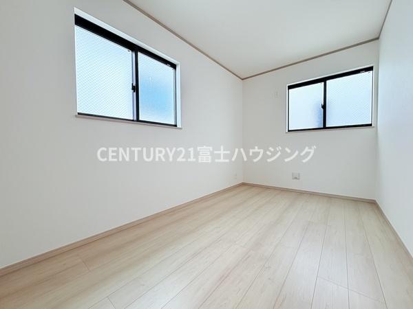 藤沢市亀井野3256番　新築3号棟　全3棟
