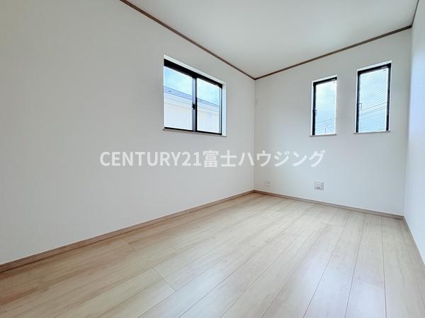 藤沢市亀井野3256番　新築3号棟　全3棟