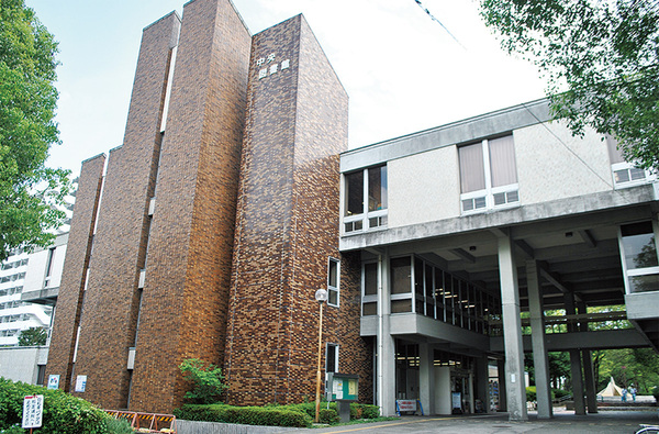 サンヴェール湘南平塚(平塚市立中央図書館)