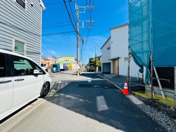 藤沢市羽鳥5丁目 新築1号棟 全3棟(前面道路含む現地写真)