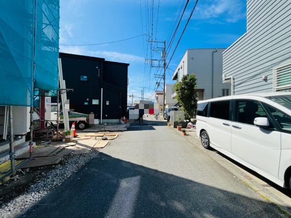 藤沢市羽鳥5丁目 新築1号棟 全3棟(前面道路含む現地写真)