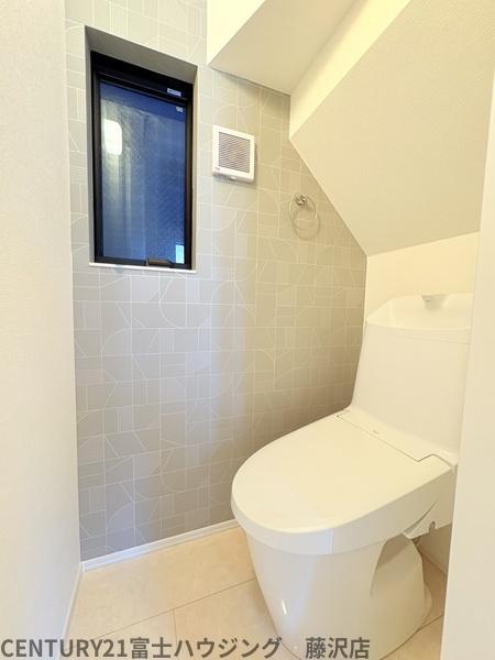 藤沢市鵠沼花沢町 新築1号棟 全3棟(トイレ)