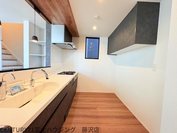 藤沢市鵠沼花沢町 新築1号棟 全3棟(キッチン)