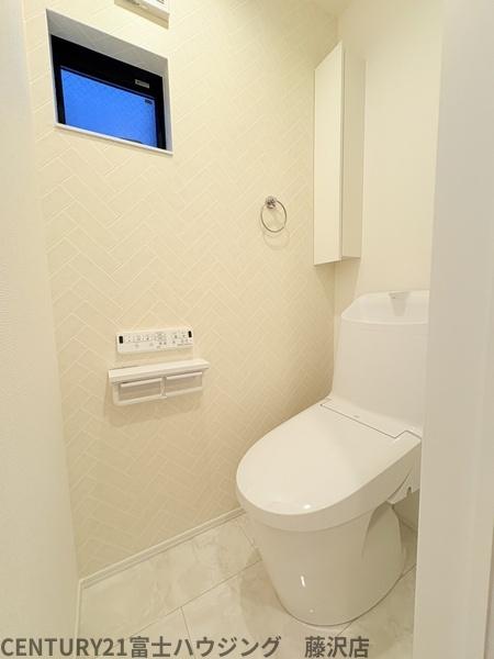 藤沢市鵠沼花沢町 新築3号棟 全3棟(トイレ)