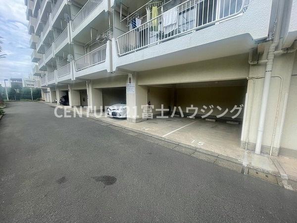 東急ドエル・フェニックス(駐車場)