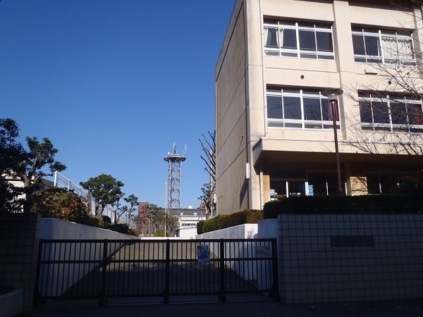 藤沢市大庭の土地(藤沢市立滝の沢中学校)