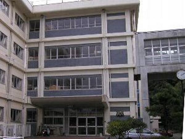 鎌倉市小町２丁目の土地(鎌倉市立御成中学校)