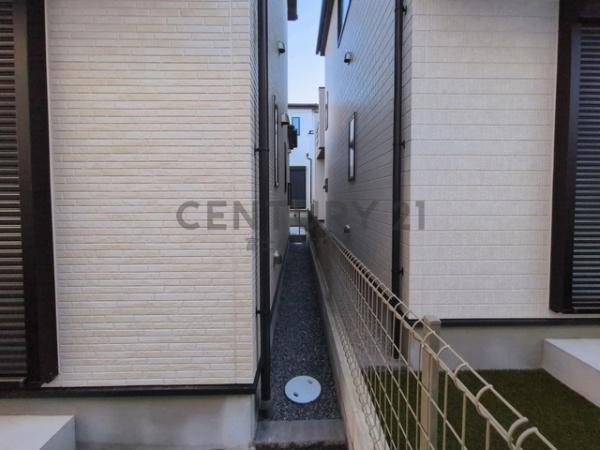 藤沢市辻堂元町2丁目2447番　新築B号棟　全3棟