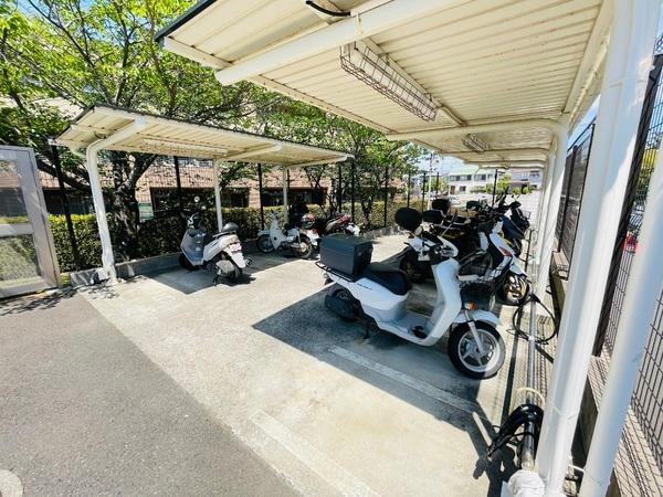 ライオンズテラス本鵠沼ガーデンコート