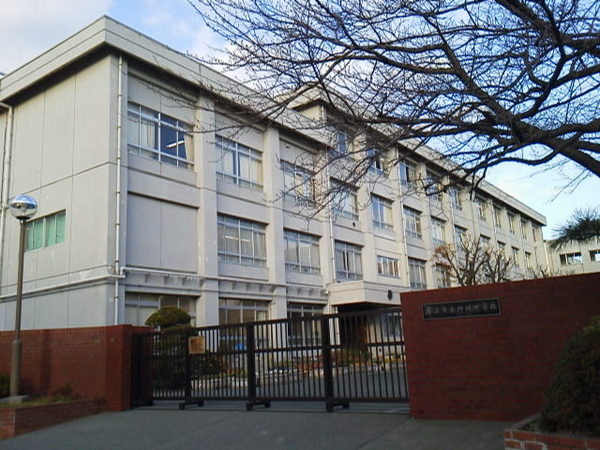 東急ドエル藤沢ビレジ1号棟(藤沢市立村岡中学校)