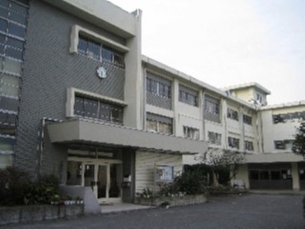 ウエリス鎌倉由比ヶ浜(鎌倉市立第一小学校)