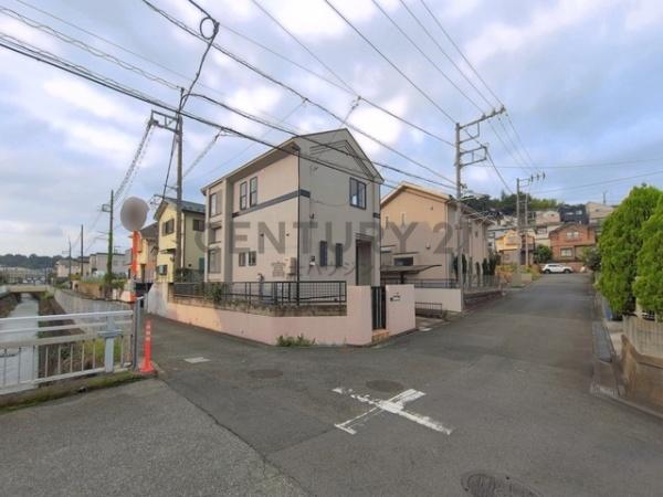 藤沢市本藤沢３丁目の中古一戸建て