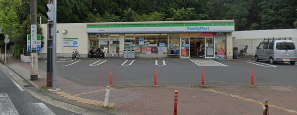 辻堂パークハイツA棟(ファミリーマート湘南東海岸店)