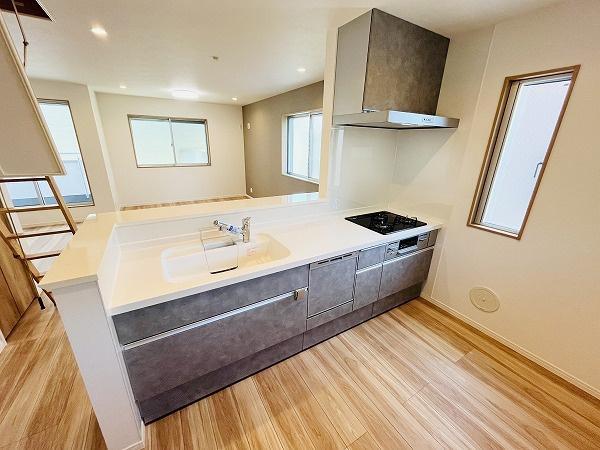 藤沢市鵠沼神明４丁目の中古一戸建て