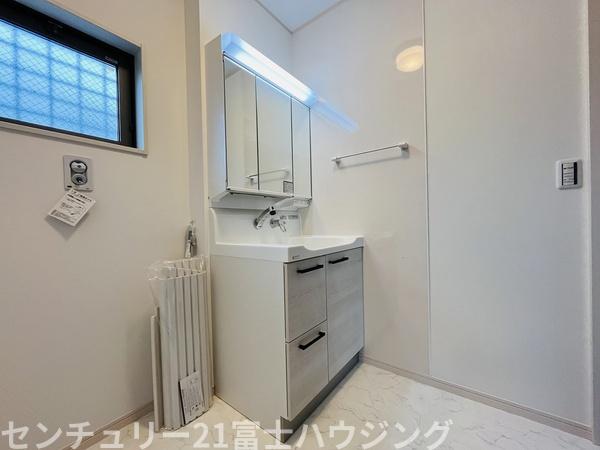 茅ヶ崎市下町屋2丁目　新築戸建　全１棟