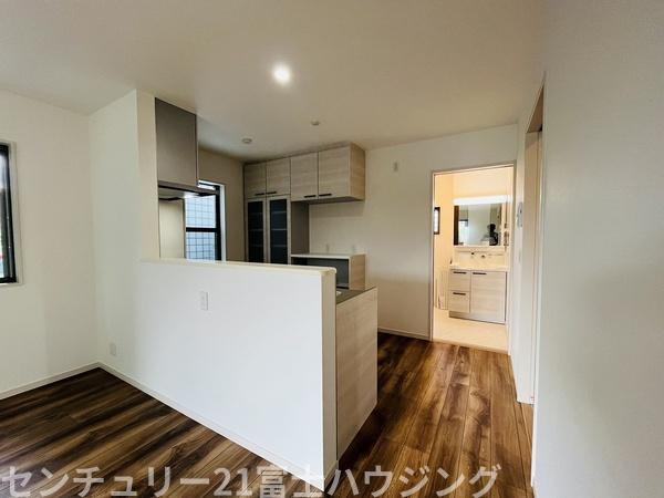 茅ヶ崎市下町屋2丁目　新築戸建　全１棟