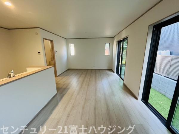 藤沢市本町４丁目の新築一戸建