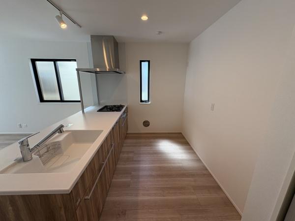 藤沢市辻堂元町2丁目　新築分譲住宅　1号棟　全3棟