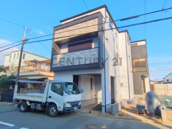 藤沢市辻堂元町2丁目　新築分譲住宅　2号棟　全3棟