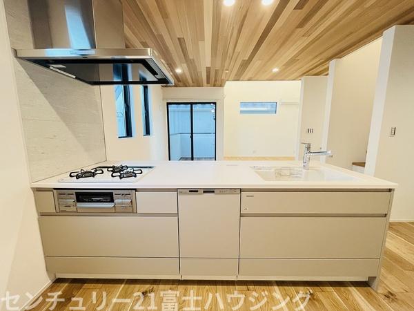 茅ヶ崎市東海岸南４丁目の新築一戸建