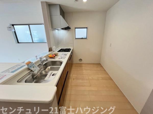 藤沢市辻堂太平台1丁目　新築戸建2号棟　全3棟