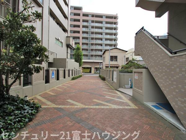 サーパス茅ヶ崎駅前
