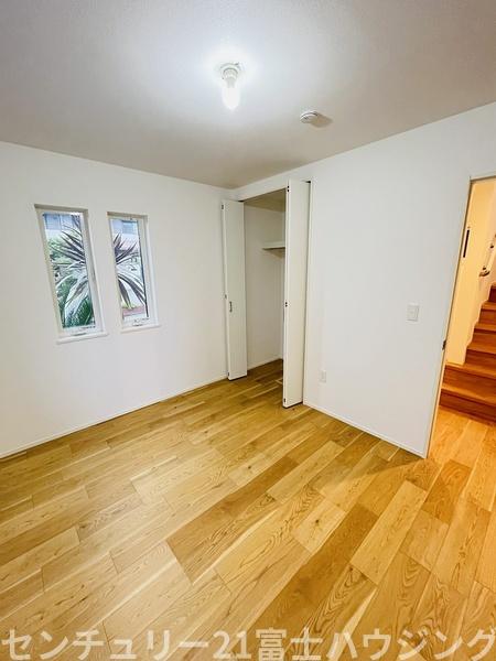 藤沢市片瀬山１丁目の中古一戸建て