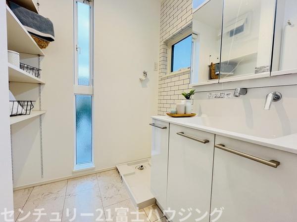 藤沢市片瀬山１丁目の中古一戸建て