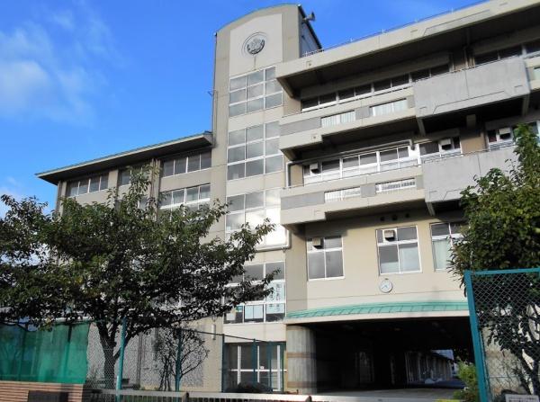 横浜市磯子区中原4丁目の土地(横浜市立杉田小学校)