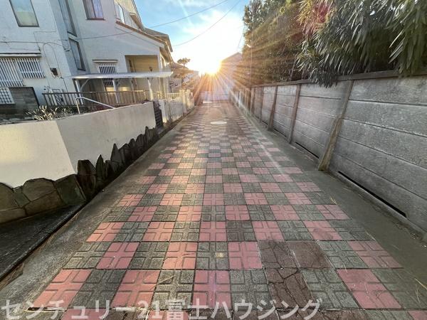 藤沢市鵠沼松が岡４丁目の土地