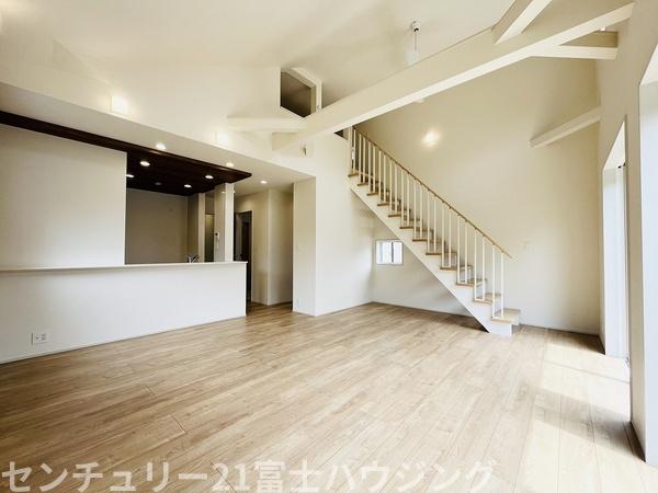 藤沢市遠藤　新築1号棟　全2棟